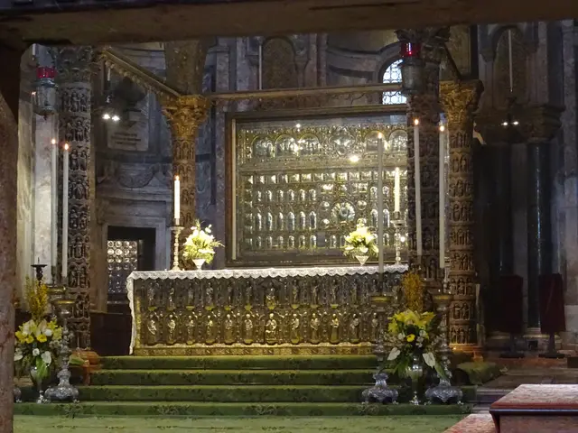 The high altar under its ciborium, with the Pala d’Oro behind it